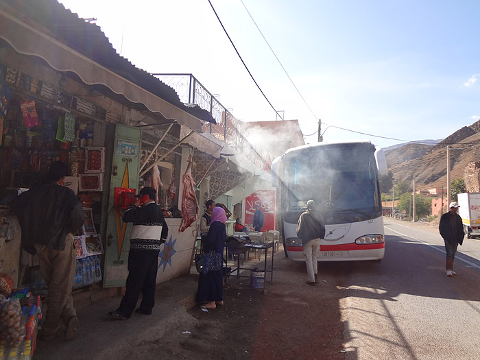 Autocarro da empresa Supratours em Taddert a caminho de Marraquexe