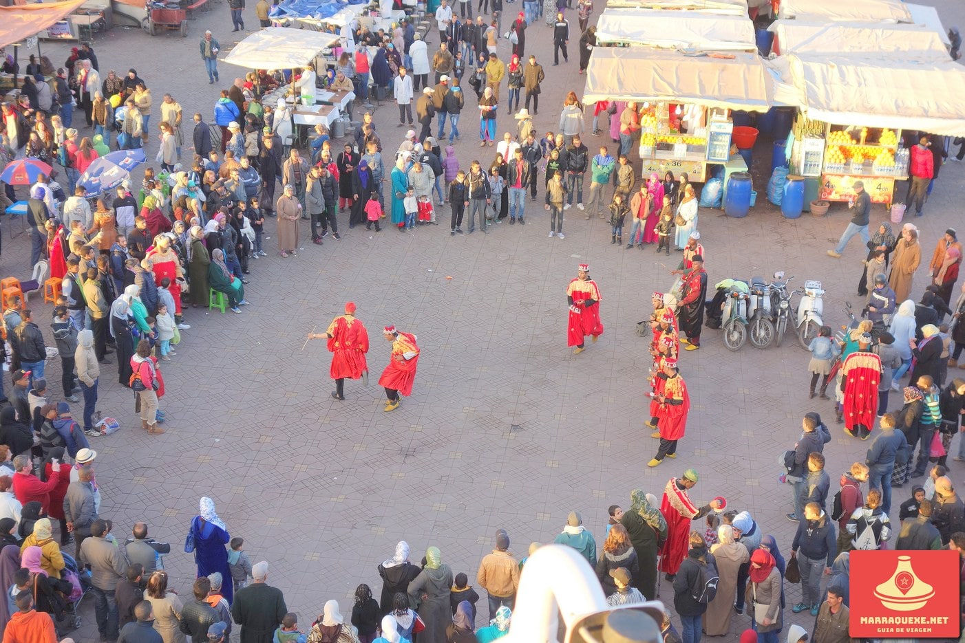 Vista da Praça Jemaa el-Fna deste o Terraço do Café Glacier﻿